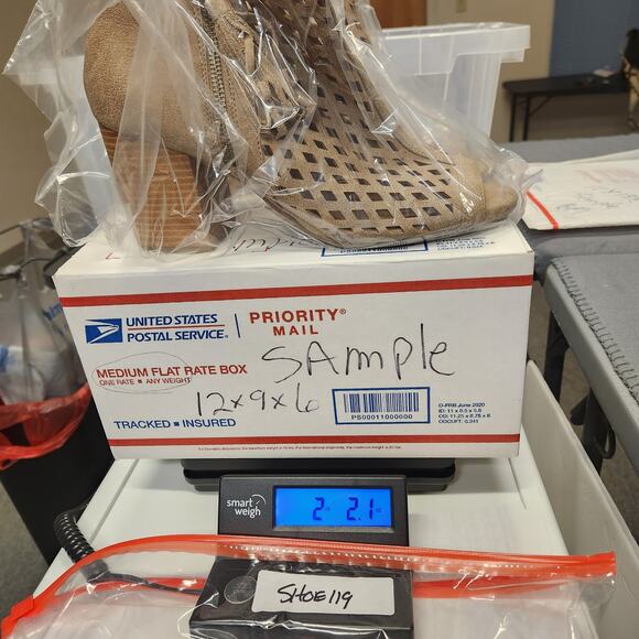 MAURICES Ankle Boot Womens 10M Tan Faux Suede Laser Cut Out Open Toe Tassel Boho - Picture 12 of 12